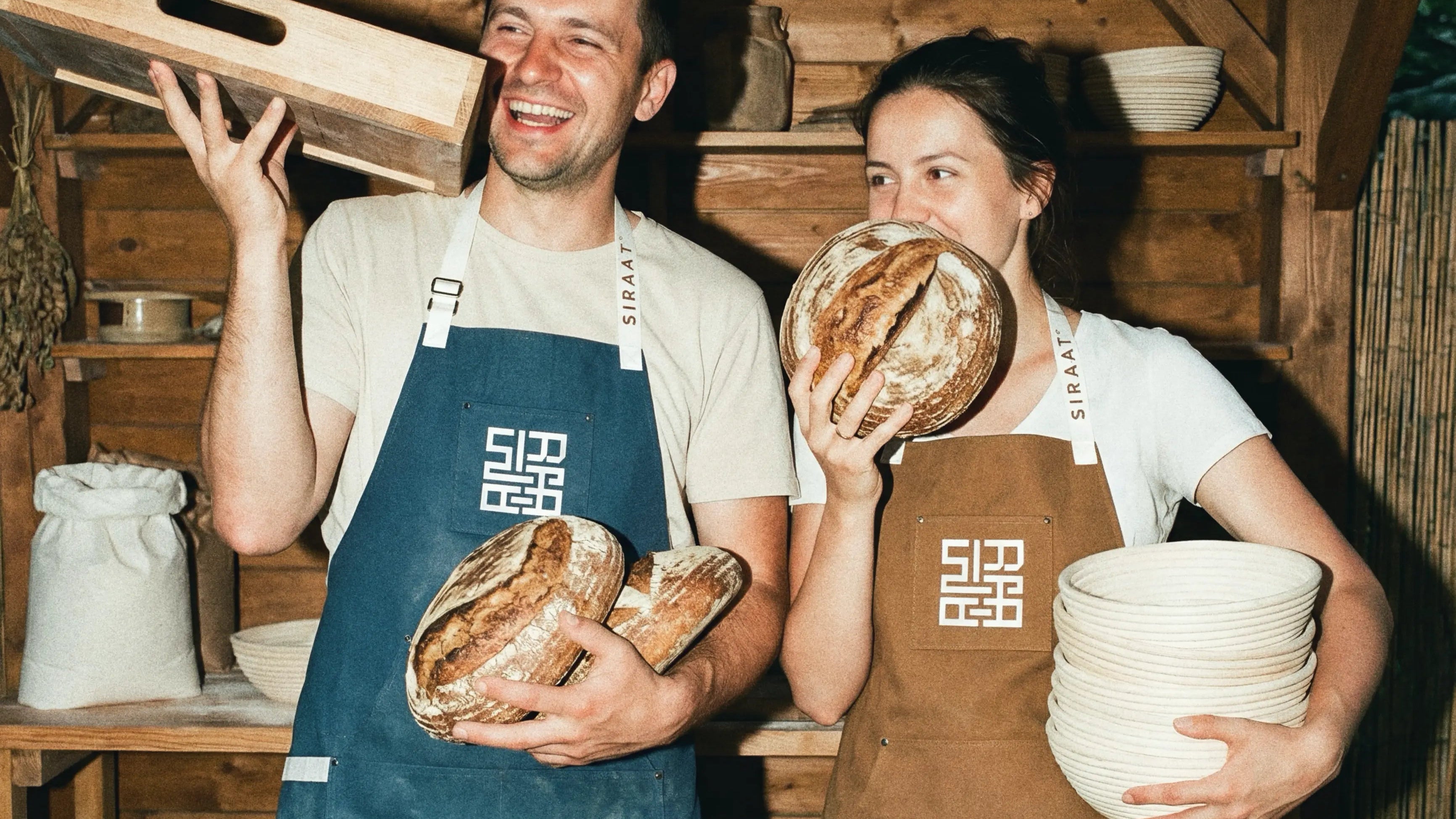 Siraat Signature Apron (Oak)