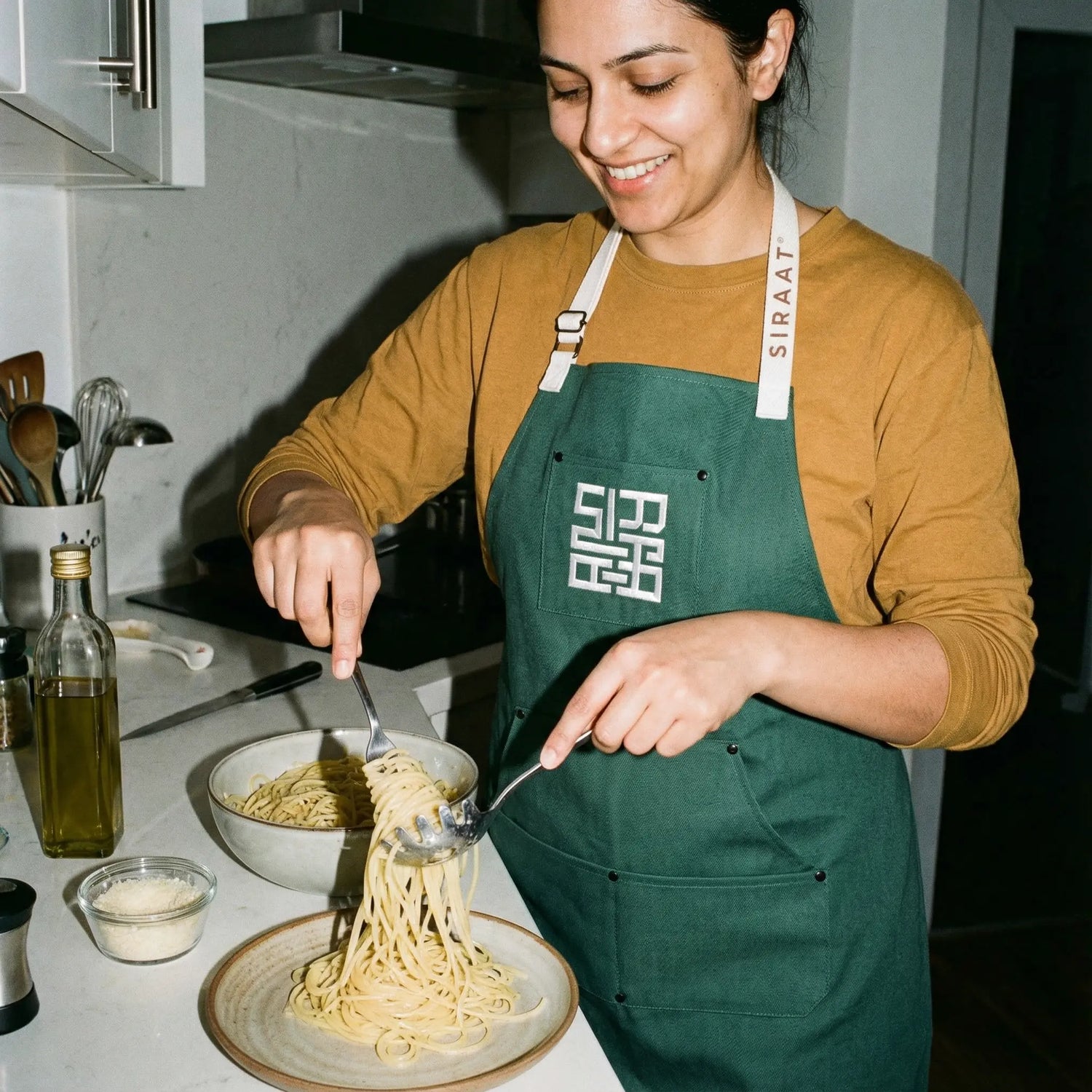 Siraat Signature Apron (Moss)